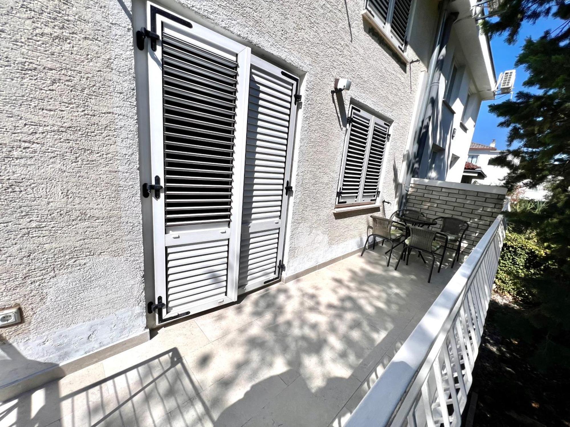 Apartment Ana *